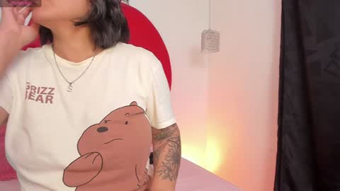 nicolette online show from 28, 1, 2025