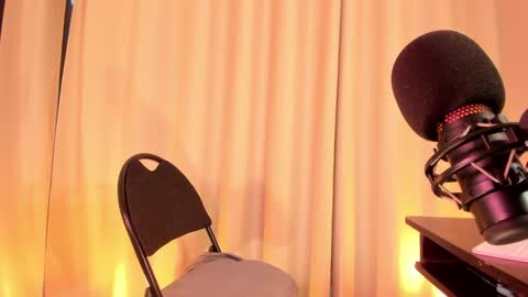 Nicol  online show from 8, 2, 2025