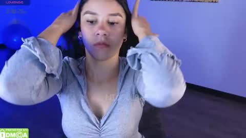 Nicoll  Independent model online show from 27, 2, 2026