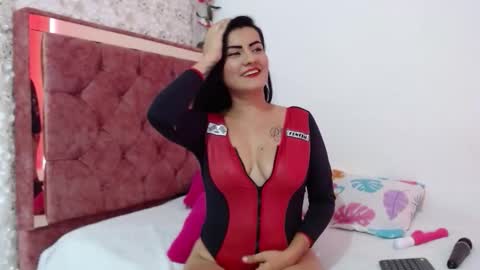 Snapshot of nicolle_gomes chatting on 10, 9, 2025 nicolle gomes online show from 10, 9, 2025