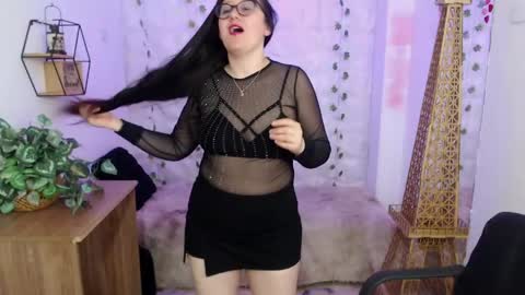 Snapshot of nicolle_silva chatting on 8, 5, 2026 Nicolle online show from 8, 5, 2026
