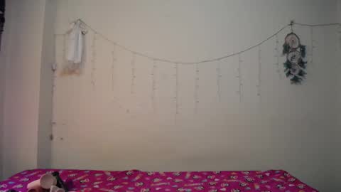 nicolle_sky online show from 14, 1, 2025