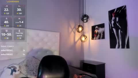 Nicolle online show from 5, 1, 2026