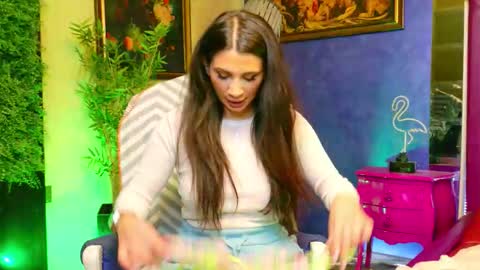 Nicolle online show from 3, 10, 2025