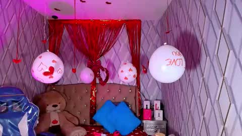 Nicolle Miley online show from 15, 2, 2026