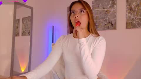 Snapshot of nicollewest_ chatting on 14, 7, 2026 Nicollewest online show from 14, 7, 2026