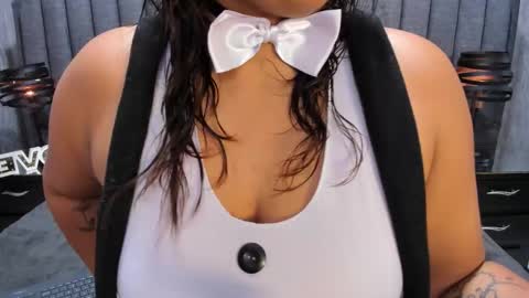 Snapshot of nicollrose chatting on 11, 10, 2025 NicolleRose online show from 11, 10, 2025