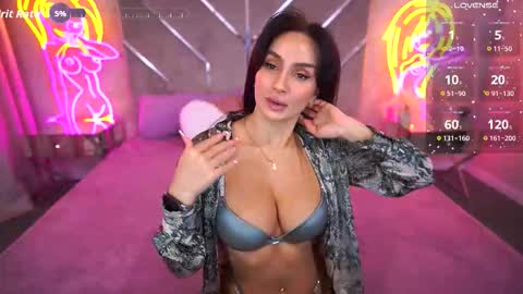 Nicole online show from 17, 10, 2025