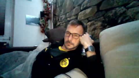 Snapshot of nighthawk28 chatting on 28, 10, 2025 MikeVanDyck online show from 28, 10, 2025