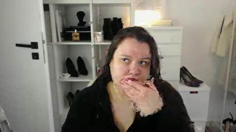 Holly online show from 25, 3, 2026