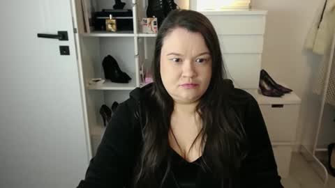 Holly online show from 3, 4, 2026