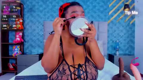 NiiaMoore online show from 5, 2, 2026