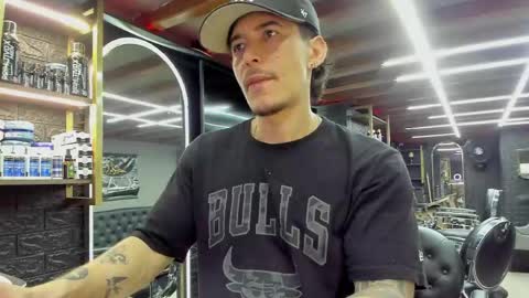 Snapshot of niickcooper chatting on 28, 4, 2026 Niick online show from 28, 4, 2026