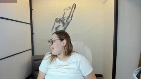 Anni online show from 3, 2, 2025