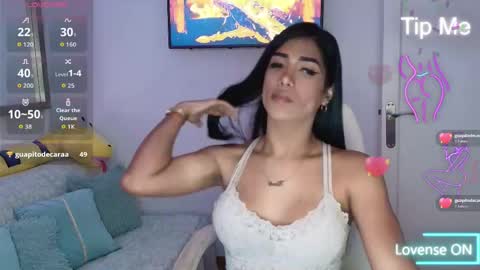 Snapshot of niickylovee chatting on 6, 5, 2026 Nicolle Bustamante online show from 6, 5, 2026