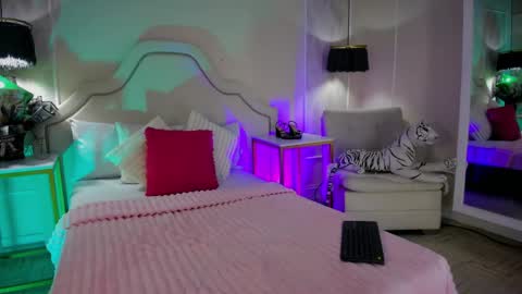 Snapshot of niicole_garnerr chatting on 20, 5, 2026 nicole online show from 20, 5, 2026