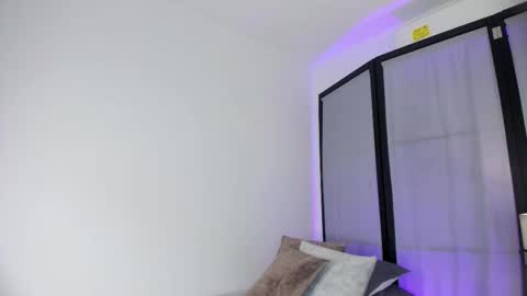 Snapshot of niicole_steele chatting on 20, 12, 2025 Niicole online show from 20, 12, 2025