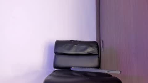 Nicoleth Mendez  online show from 23, 2, 2026