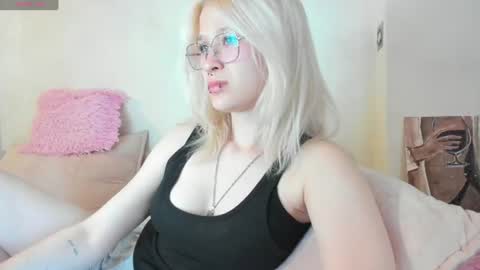 Snapshot of nika_sm chatting on 1, 7, 2026 Nika Sm online show from 1, 7, 2026