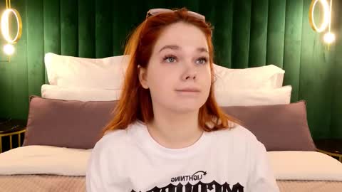 Snapshot of nikaflowers chatting on 5, 3, 2026 Nika online show from 5, 3, 2026