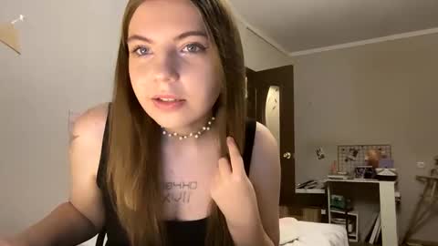 nikastardust online show from 30, 1, 2025