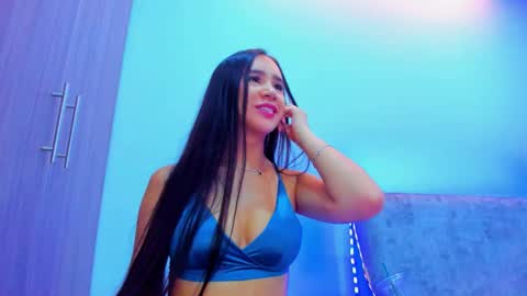 Snapshot of nikii_white chatting on 21, 3, 2026 nikii_white online show from 21, 3, 2026