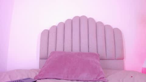 Snapshot of nikki_angel_ chatting on 5, 3, 2025 NIkki Angel online show from 5, 3, 2025