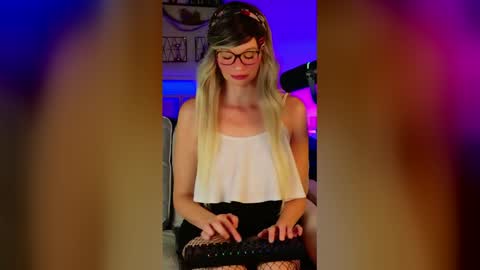 Kitty Chatte online show from 30, 5, 2026
