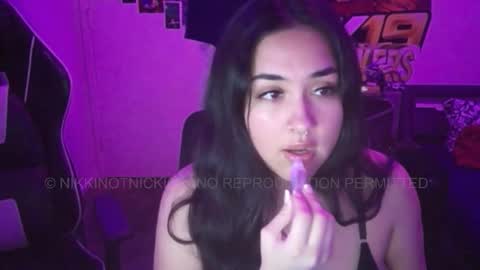 Snapshot of nikkinotnicki00 chatting on 21, 12, 2025 Nikkinotnicki00 online show from 21, 12, 2025