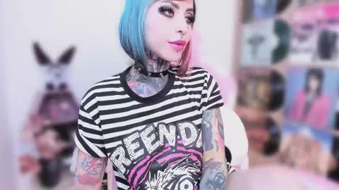 Nikki Ramone   online show from 28, 10, 2025