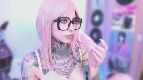 Snapshot of nikkiramone chatting on 5, 1, 2026 Nikki Ramone online show from 5, 1, 2026