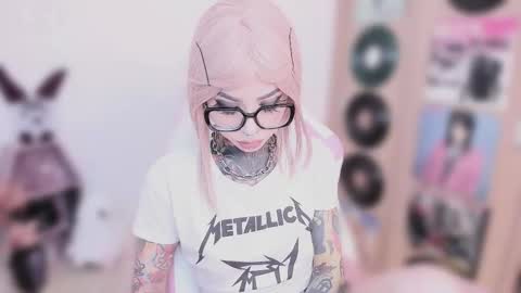 Snapshot of nikkiramone chatting on 15, 1, 2026 Nikki Ramone online show from 15, 1, 2026