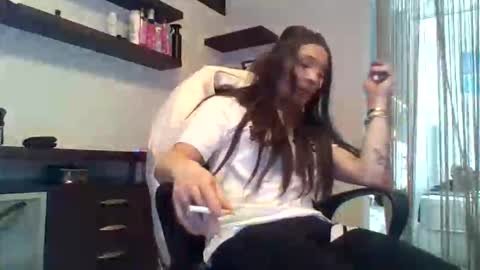 Snapshot of nikkiwayne chatting on 10, 5, 2026 Nikki online show from 10, 5, 2026