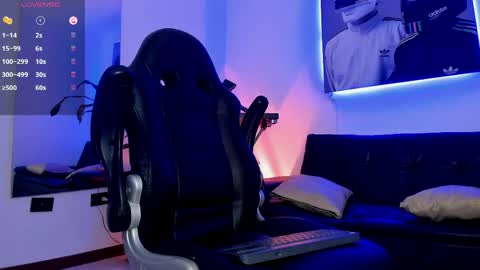 Snapshot of nikolahank1 chatting on 17, 4, 2026 Nikola Hank online show from 17, 4, 2026