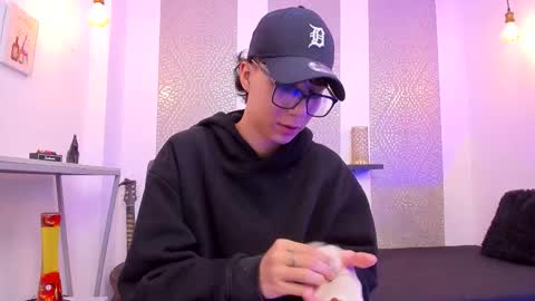    online show from 22, 9, 2025