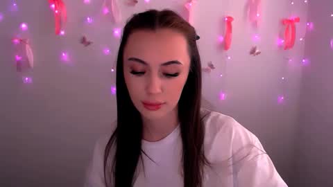 Snapshot of nikonara_ chatting on 17, 5, 2026 nikonara_ online show from 17, 5, 2026