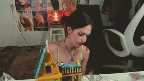 Snapshot of niky_jess chatting on 4, 3, 2026 Veronica online show from 4, 3, 2026