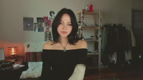 Snapshot of niky_jess chatting on 12, 4, 2026 Veronica online show from 12, 4, 2026