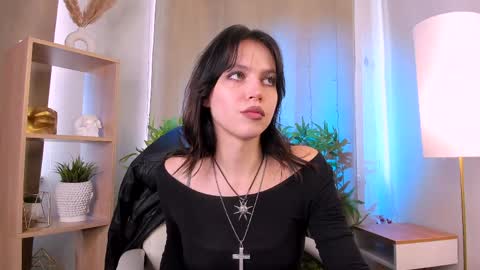 Snapshot of niky_jess chatting on 25, 4, 2026 Veronica online show from 25, 4, 2026
