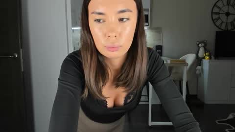 Bella online show from 28, 11, 2025