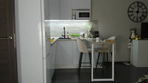 Bella online show from 13, 4, 2026