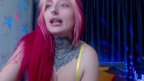 Snapshot of nina_b1um chatting on 27, 10, 2025 Nina online show from 27, 10, 2025