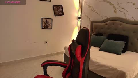  N I N A online show from 18, 12, 2025