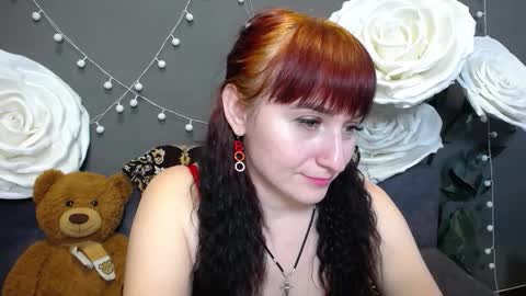 ninaflawlees online show from 15, 11, 2025