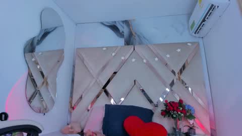 ninahtx online show from 15, 9, 2025