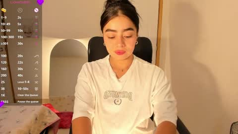 Snapshot of ninamillanx chatting on 24, 4, 2026 Nina online show from 24, 4, 2026