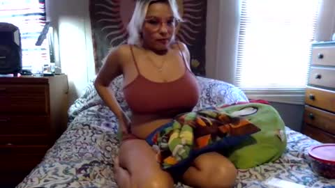 Nina Rei online show from 17, 2, 2025