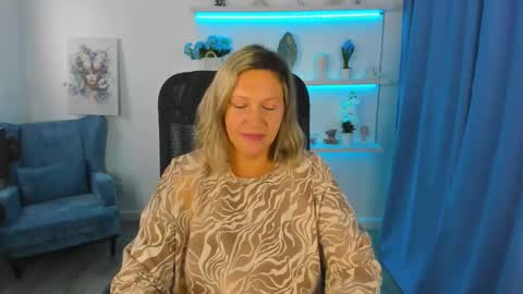 ninastarle online show from 10, 9, 2025