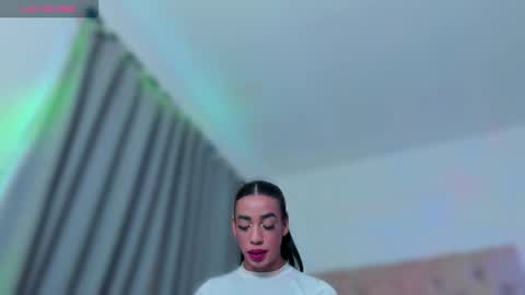 Ninon Beart online show from 6, 3, 2026