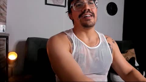 Snapshot of nipsfetich chatting on 18, 12, 2025 Steven online show from 18, 12, 2025